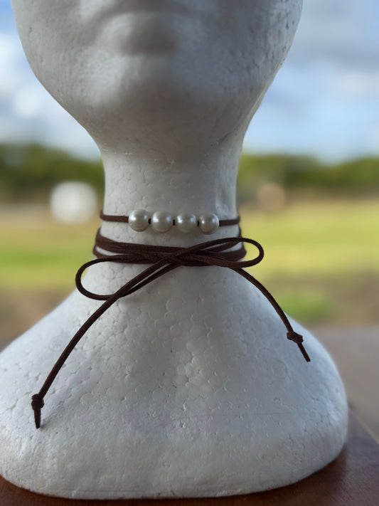 Leather Pearl Chocker (4)