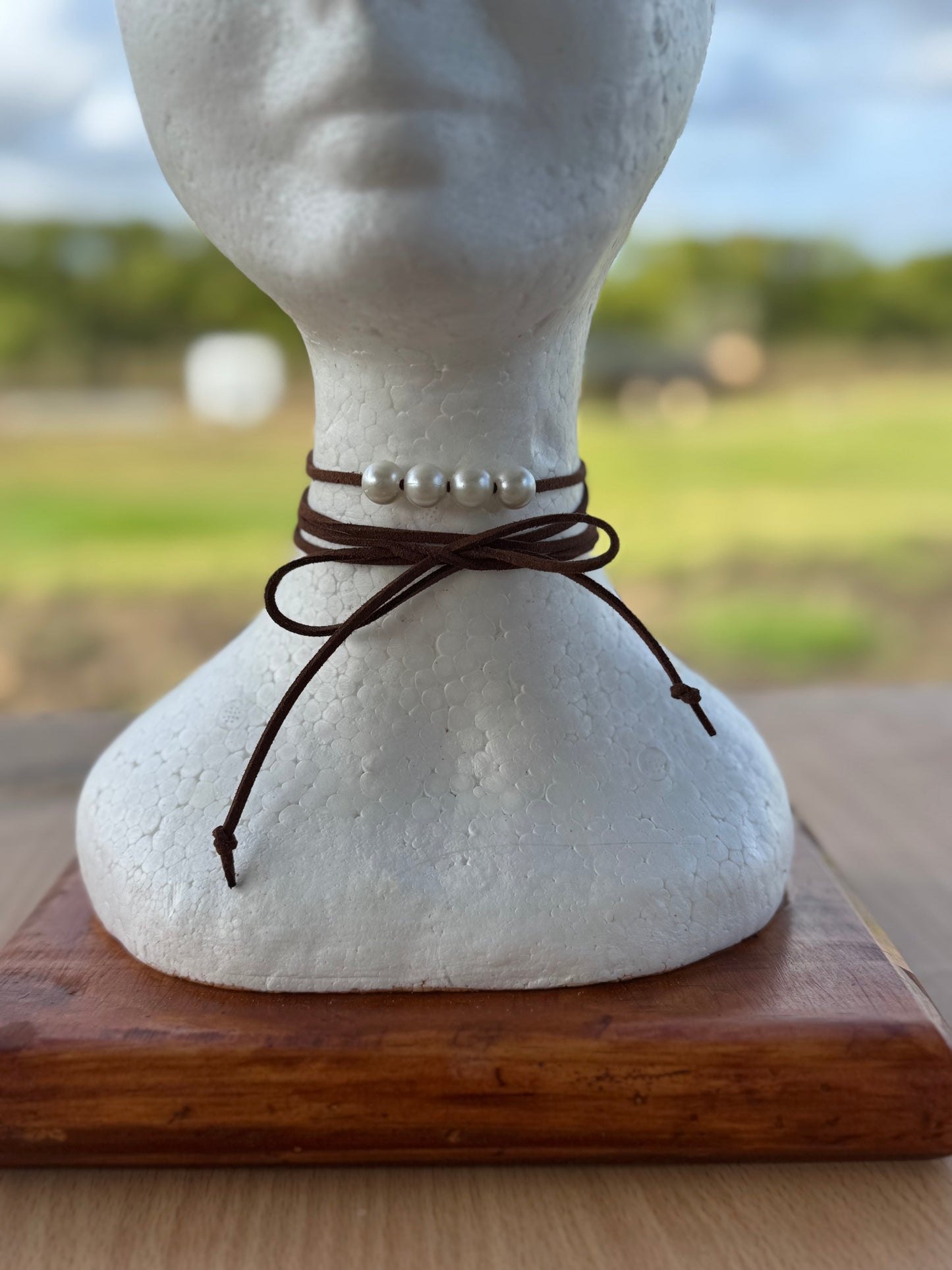 Leather Pearl Chocker (4)